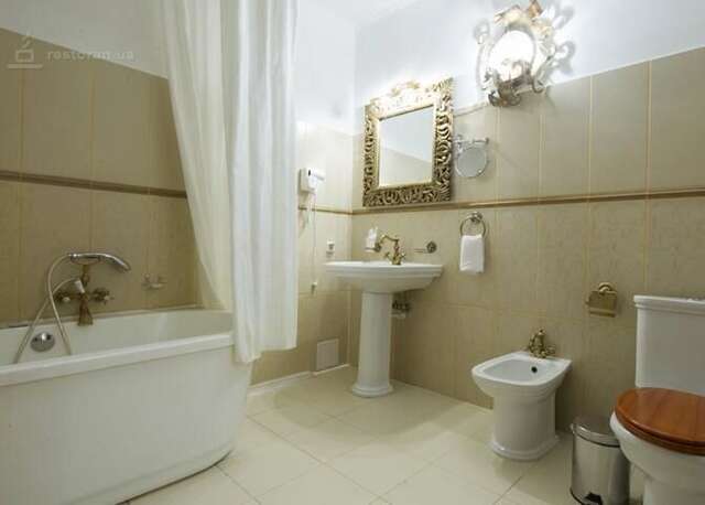 Отель Hotel Fortetsya Hetmana Киев-14